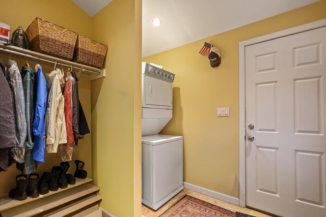 15 Cedarcrest Lane, Haverhill, MA 01835