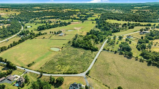 12482 Colonel Myers Road, Bentonville, AR 72713