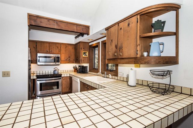 149 Hawk Pond Road, Plymouth, VT 05056