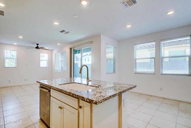 9902 E TAMERY Avenue, Mesa, AZ 85212