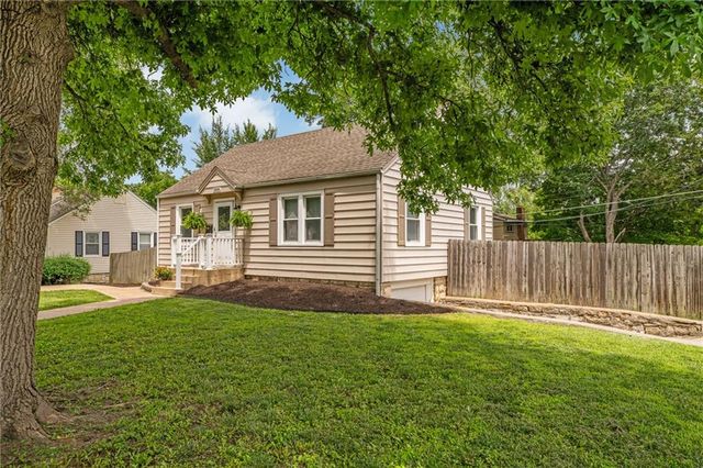 5549 Caenen Street, Shawnee, KS 66216