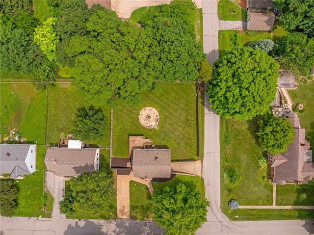 5549 Caenen Street, Shawnee, KS 66216