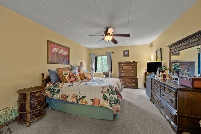 159 Main 23C, Stoneham, MA 02180