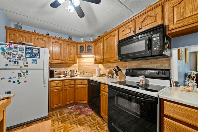 159 Main 23C, Stoneham, MA 02180
