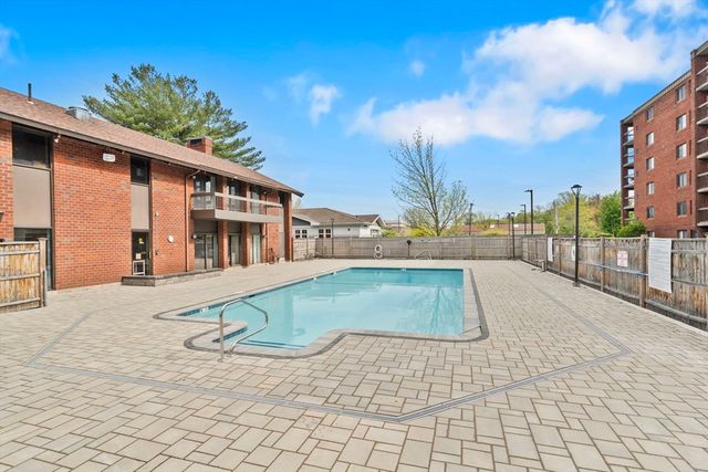 159 Main 23C, Stoneham, MA 02180