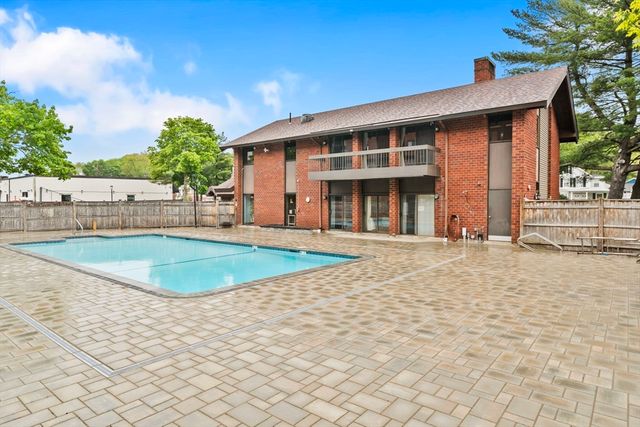 159 Main 23C, Stoneham, MA 02180