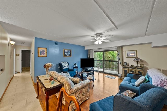 159 Main 23C, Stoneham, MA 02180