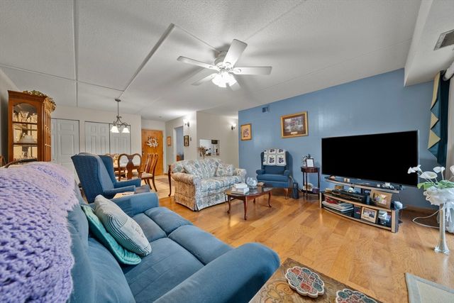 159 Main 23C, Stoneham, MA 02180