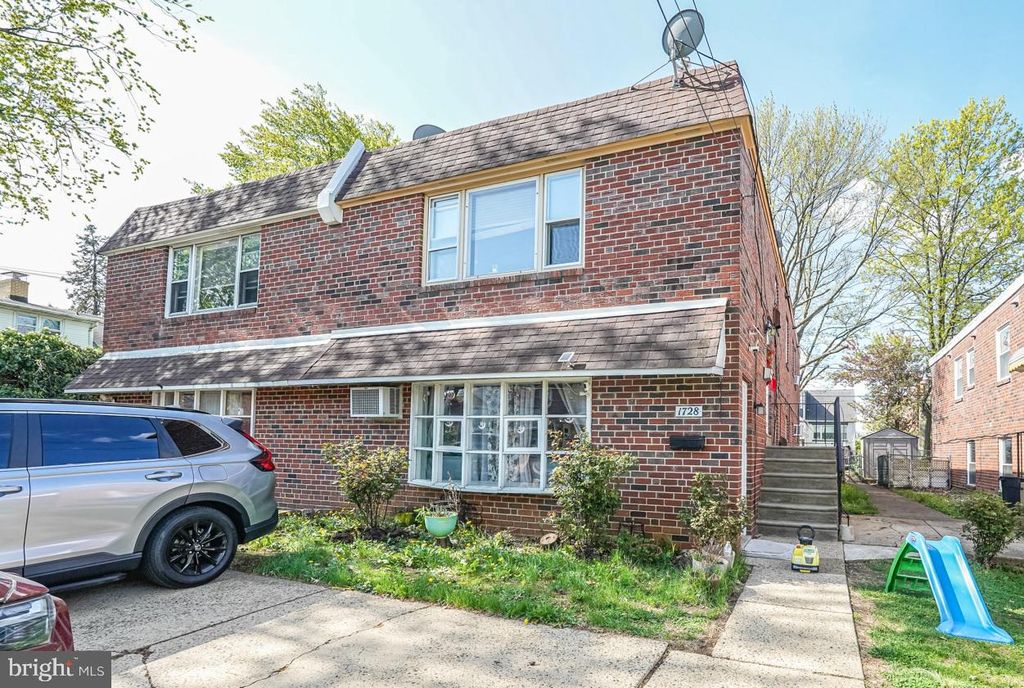 1728 BORBECK AVE, Philadelphia, PA 19111