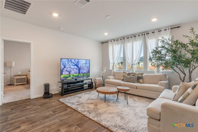 205 Charles Trail, Georgetown, TX 78626