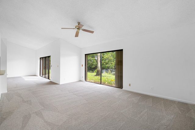 9297 Laurel Green Drive, Boynton Beach, FL 33437
