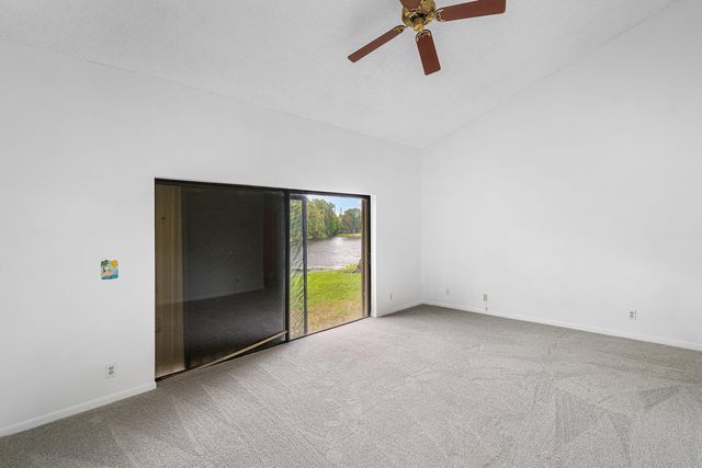 9297 Laurel Green Drive, Boynton Beach, FL 33437