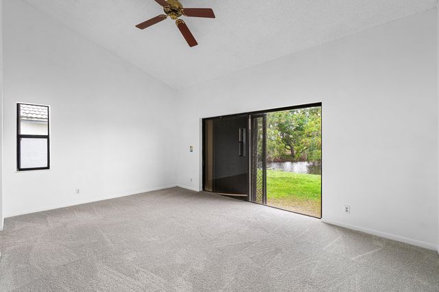 9297 Laurel Green Drive, Boynton Beach, FL 33437
