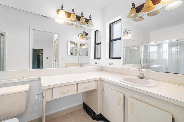 9297 Laurel Green Drive, Boynton Beach, FL 33437