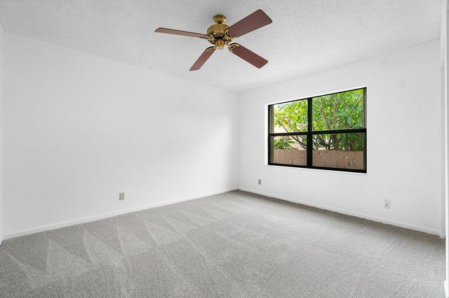 9297 Laurel Green Drive, Boynton Beach, FL 33437