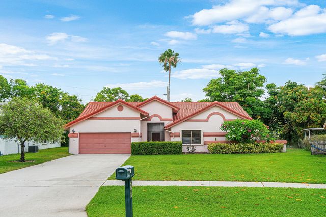 9297 Laurel Green Drive, Boynton Beach, FL 33437