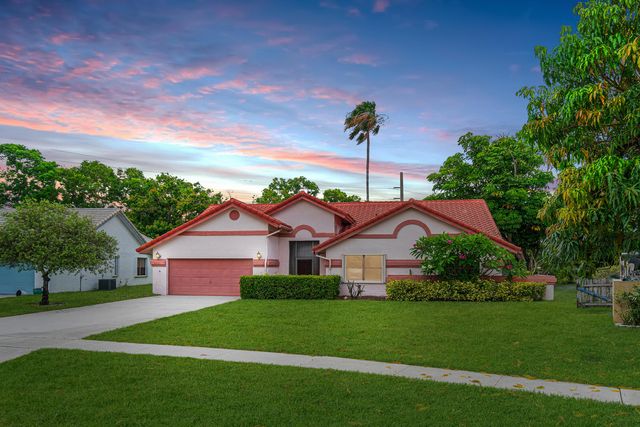 9297 Laurel Green Drive, Boynton Beach, FL 33437