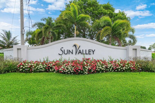 9297 Laurel Green Drive, Boynton Beach, FL 33437