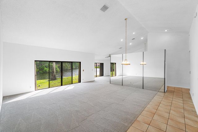 9297 Laurel Green Drive, Boynton Beach, FL 33437