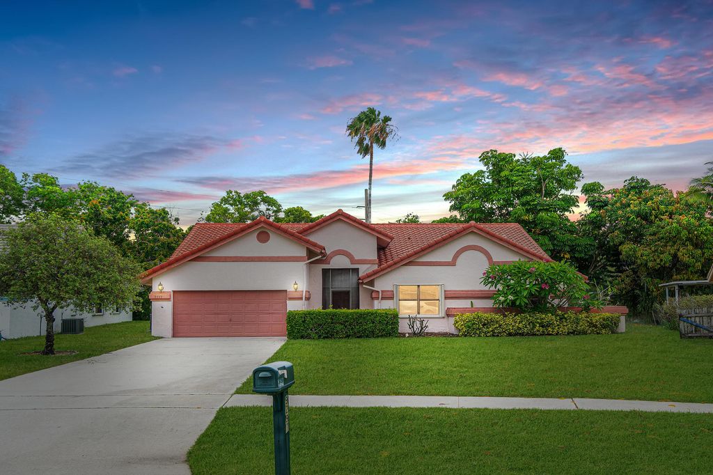 9297 Laurel Green Drive, Boynton Beach, FL 33437