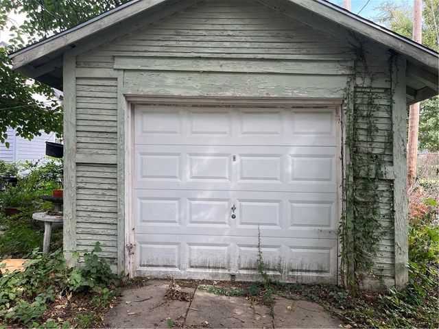 3501 E 25th Street, Kansas City, MO 64127