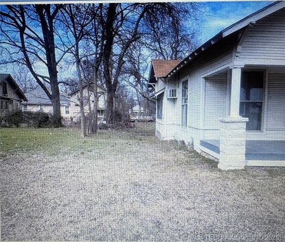 105 E 3rd Street, Okmulgee, OK 74447