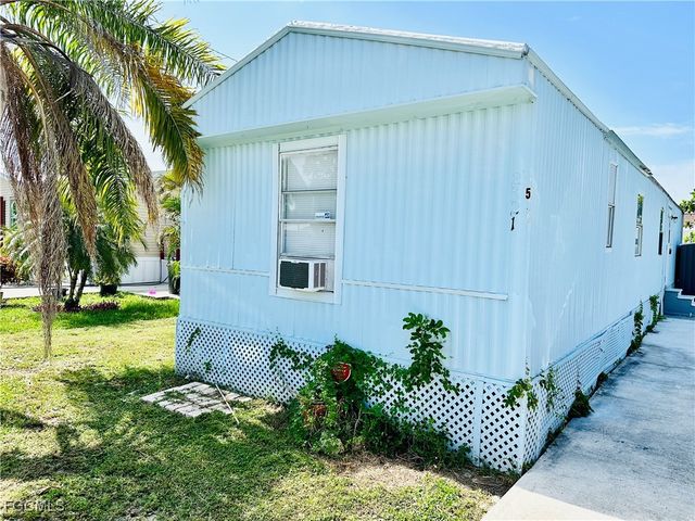 2521 Brownell CT, North Fort Myers, FL 33917