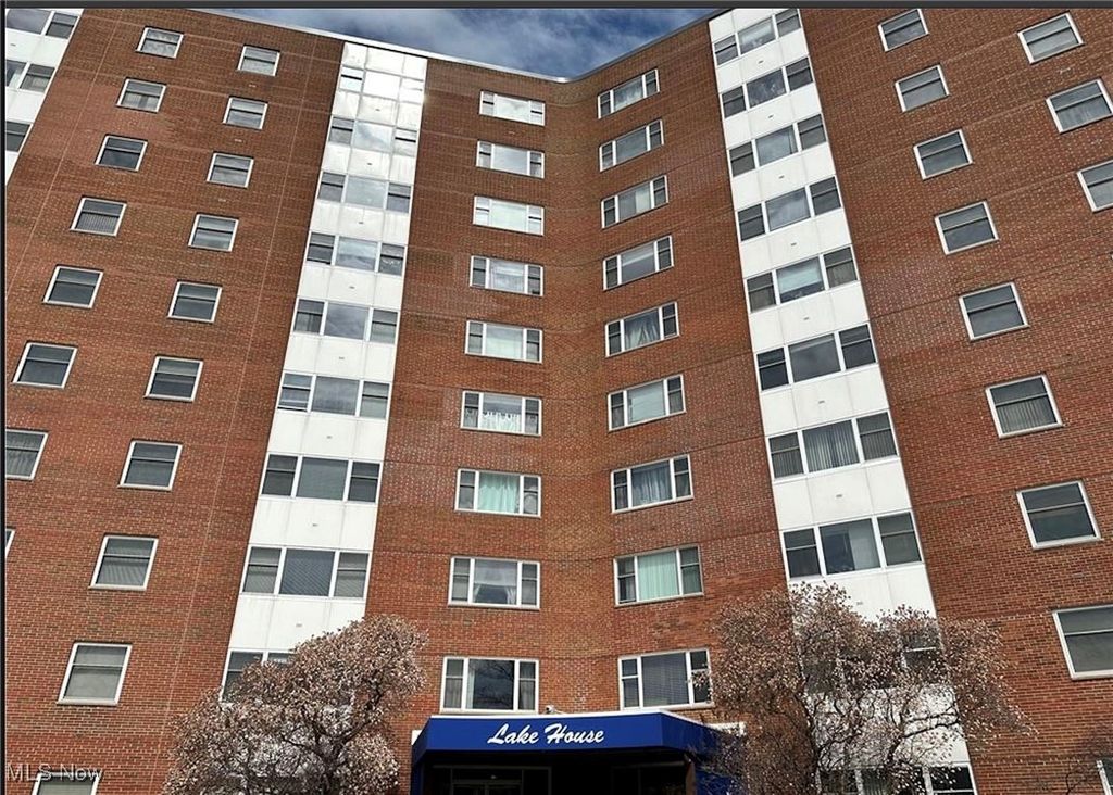 11850 Edgewater Drive 721, Lakewood, OH 44107