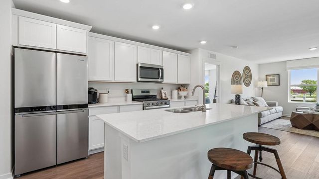 818A Concord CIRCLE, Burlington, WI 53105