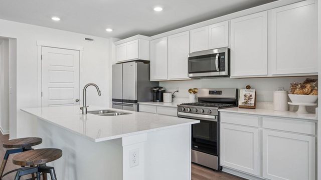 818A Concord CIRCLE, Burlington, WI 53105