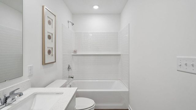 818A Concord CIRCLE, Burlington, WI 53105