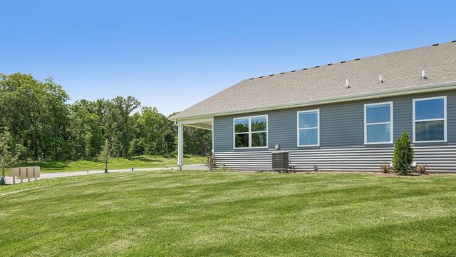 818A Concord CIRCLE, Burlington, WI 53105