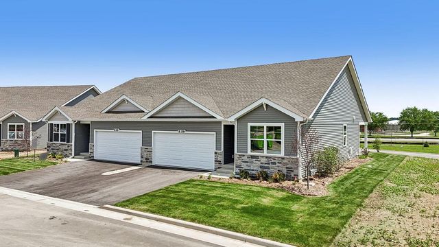 818A Concord CIRCLE, Burlington, WI 53105