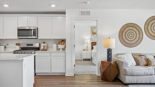 818A Concord CIRCLE, Burlington, WI 53105