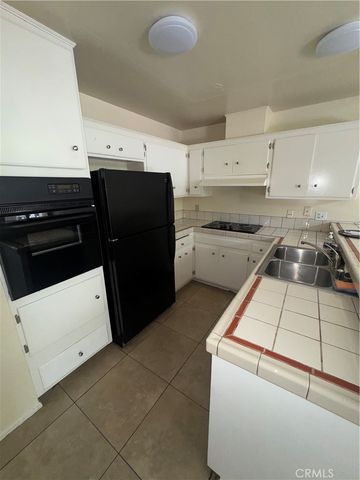 1404 N Tustin Avenue N Y3, Santa Ana, CA 92705