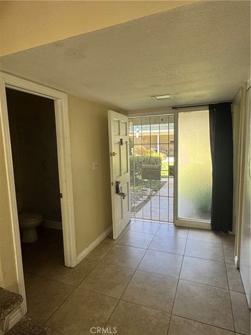 1404 N Tustin Avenue N Y3, Santa Ana, CA 92705