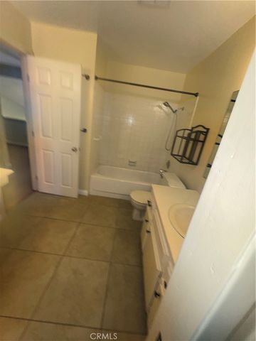 1404 N Tustin Avenue N Y3, Santa Ana, CA 92705