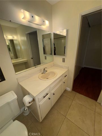 1404 N Tustin Avenue N Y3, Santa Ana, CA 92705