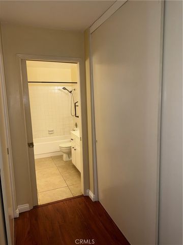 1404 N Tustin Avenue N Y3, Santa Ana, CA 92705