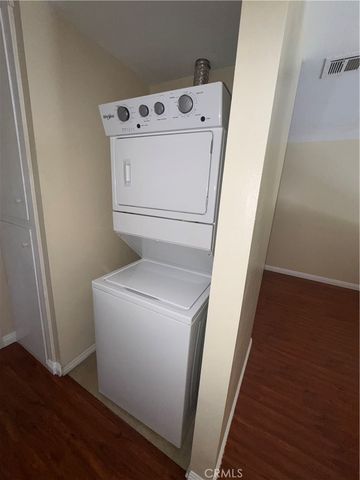 1404 N Tustin Avenue N Y3, Santa Ana, CA 92705