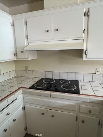 1404 N Tustin Avenue N Y3, Santa Ana, CA 92705