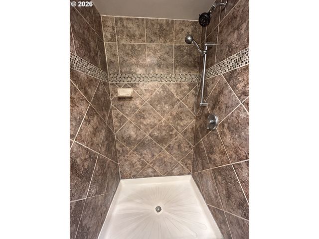 1708 I St, Springfield, OR 97477