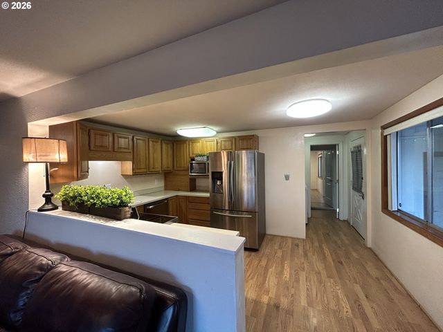 1708 I St, Springfield, OR 97477