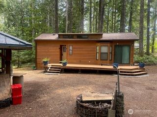 81 N Quinault Place, Hoodsport, WA 98548