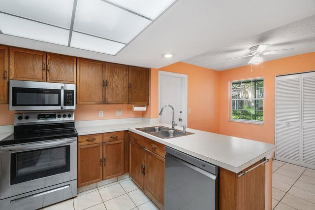 5272 BUCKHEAD Circle 01010, Boca Raton, FL 33486