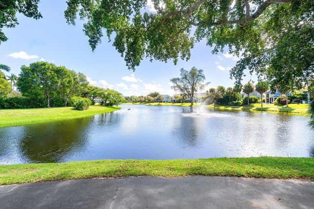 5272 BUCKHEAD Circle 01010, Boca Raton, FL 33486