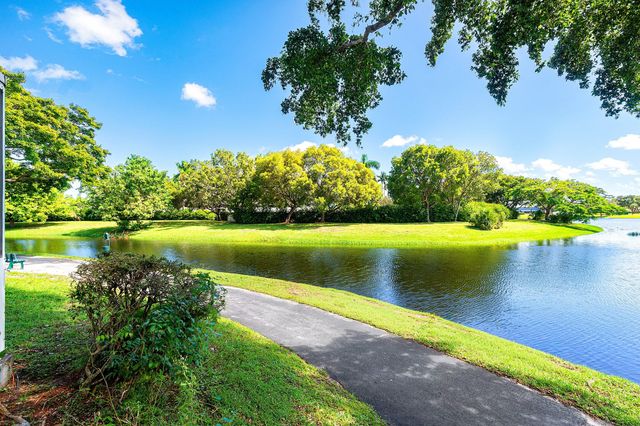 5272 BUCKHEAD Circle 01010, Boca Raton, FL 33486