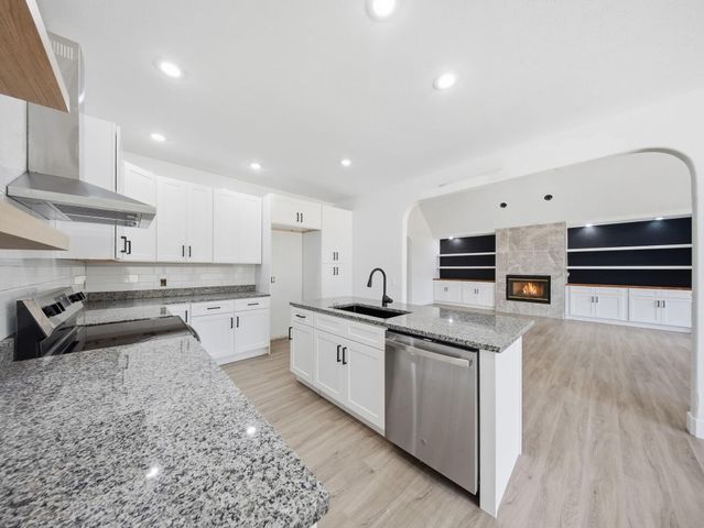 2511 N Skyview Lane Lane, Ozark, MO 65721