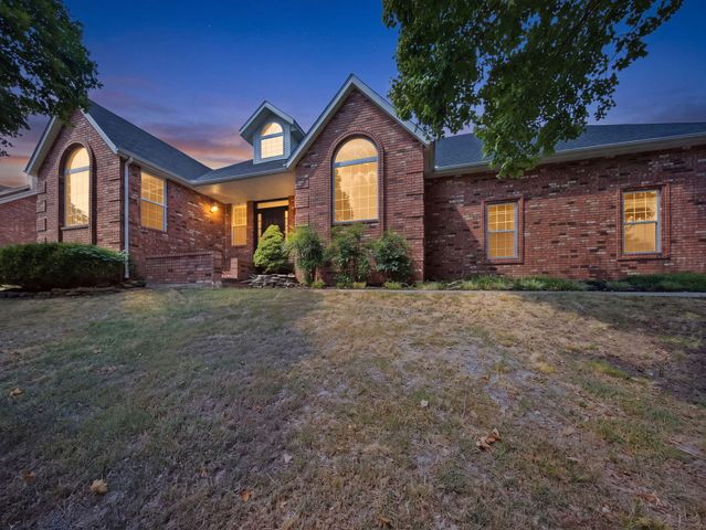 2511 N Skyview Lane Lane, Ozark, MO 65721