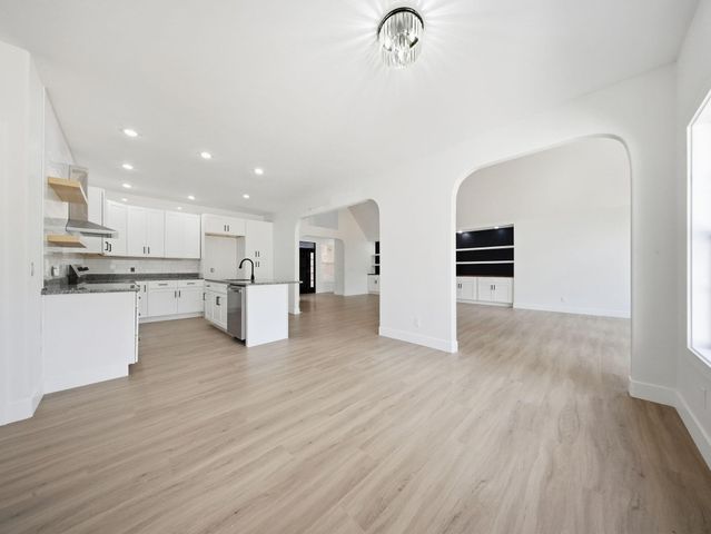 2511 N Skyview Lane Lane, Ozark, MO 65721